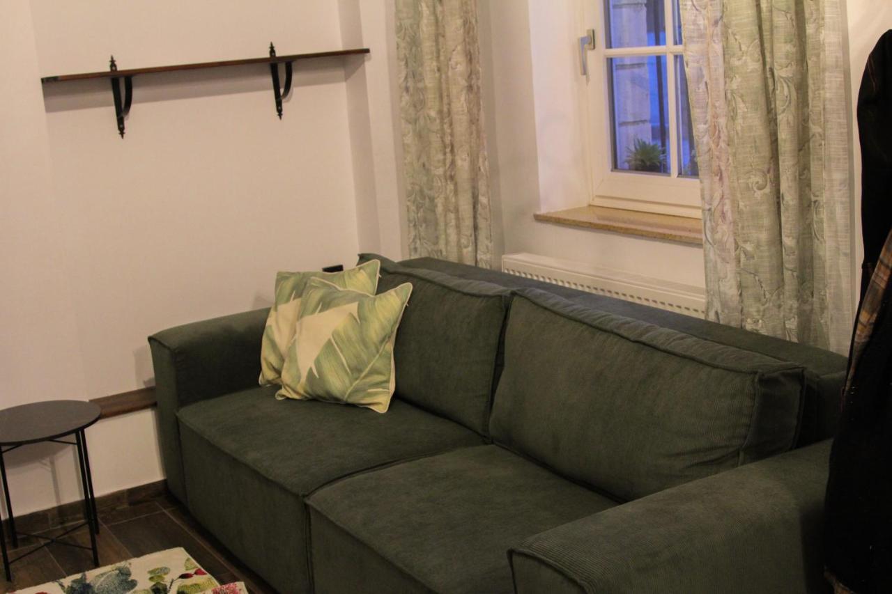 Cozy Cottage - Free Parking, Self Check-In Oradea Zewnętrze zdjęcie